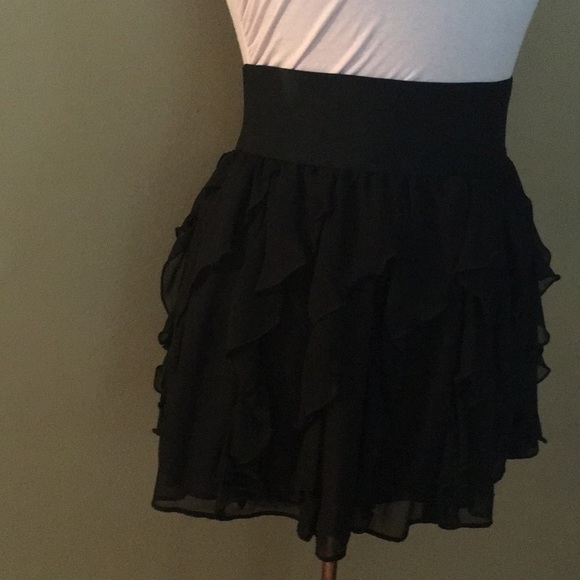 EXPRESS mini black skirt - Picture 2 of 5
